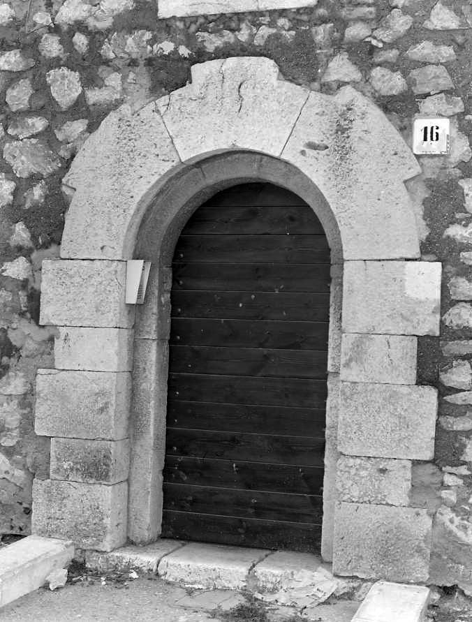 architrave di portale - bottega campana (sec. XVIII)