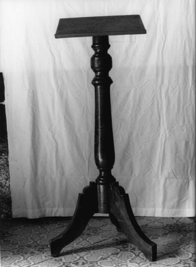 leggio a piede - bottega campana (prima metà sec. XX)