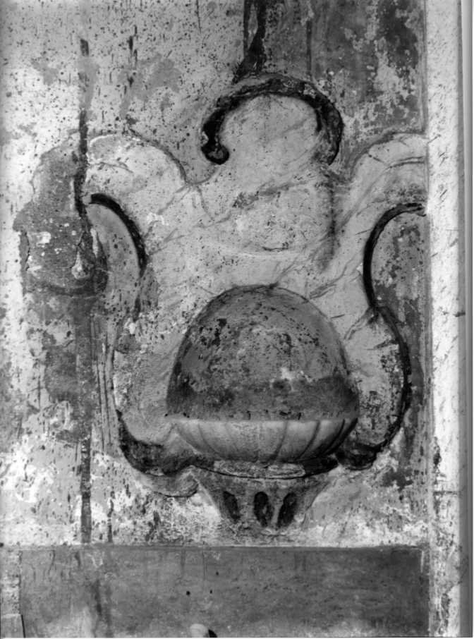 acquasantiera - a conchiglia - bottega campana (prima metà sec. XVIII)