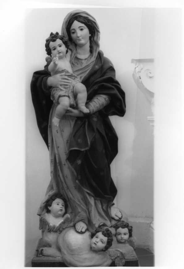 Madonna con Bambino e angeli (statua) - bottega campana (sec. XVIII)