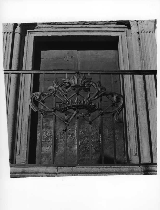 portone - a due battenti - bottega campana (sec. XIX)