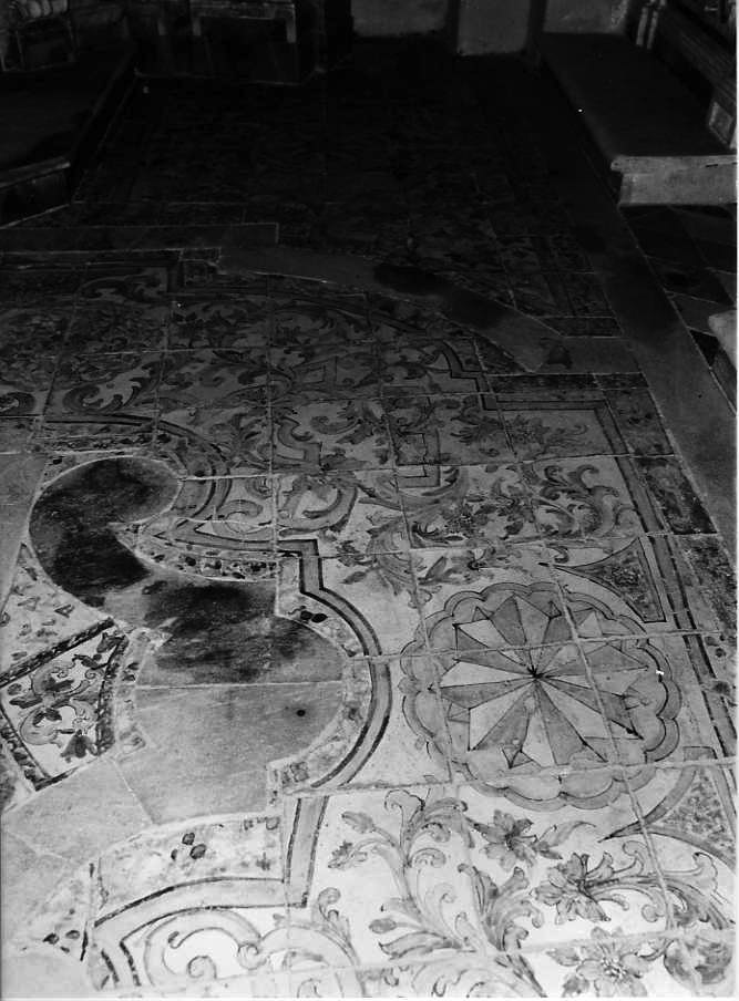 motivi decorativi floreali (pavimento a mattonelle) - bottega campana (sec. XVI)