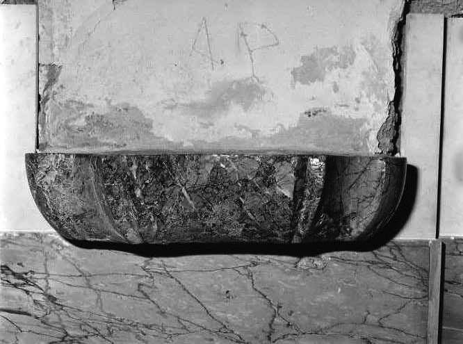 acquasantiera da parete - bottega campana (sec. XIX)