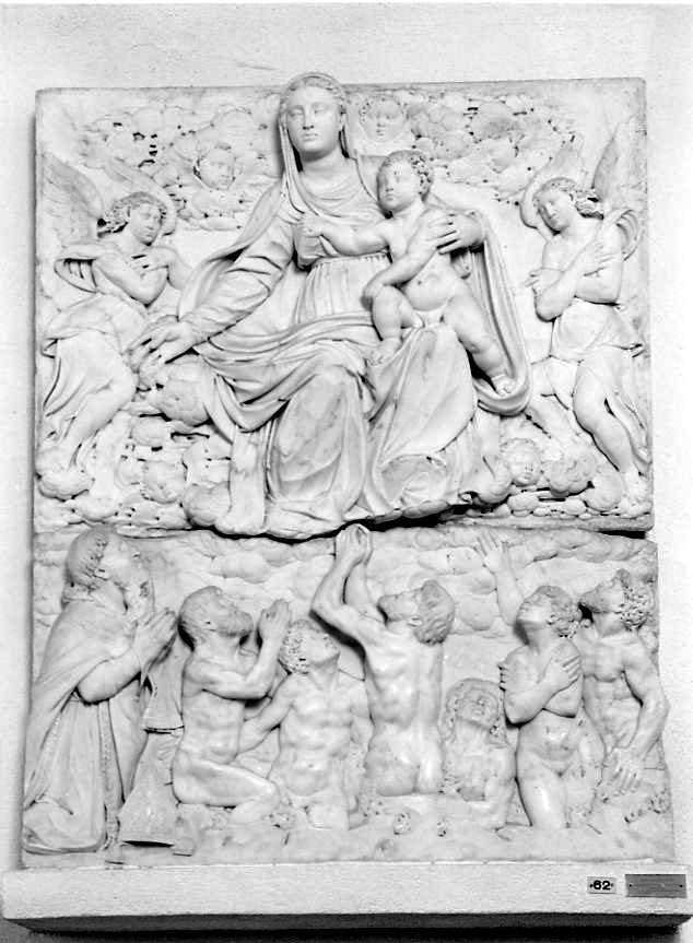 Madonna con personaggi che implorano il suo aiuto (rilievo) di Caccavello Annibale (attribuito), D'Auria Giovan Domenico (attribuito) (sec. XVI)