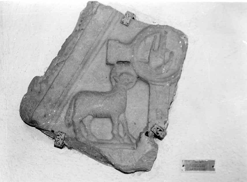 croce con agnello come simbolo di Cristo (rilievo, frammento) - bottega campana (sec. XI)