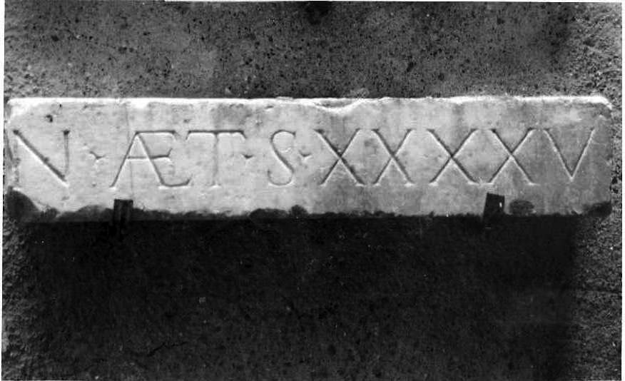 lastra, frammento - bottega campana (sec. XVIII)