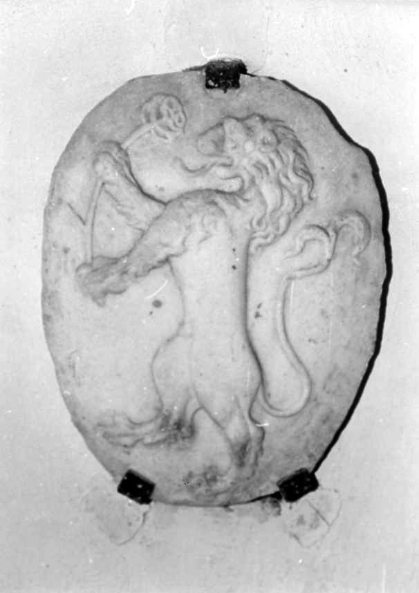 stemma con animale rampante (rilievo) - bottega campana (sec. XV)