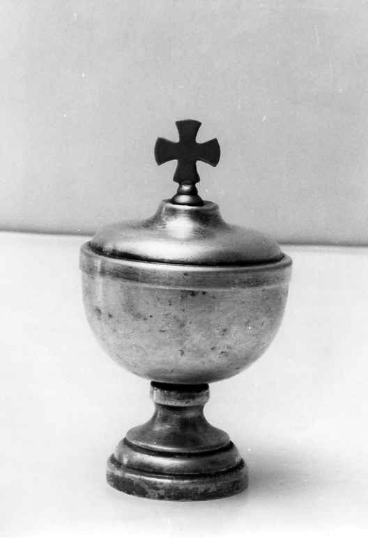 pisside - bottega campana (prima metà sec. XX)