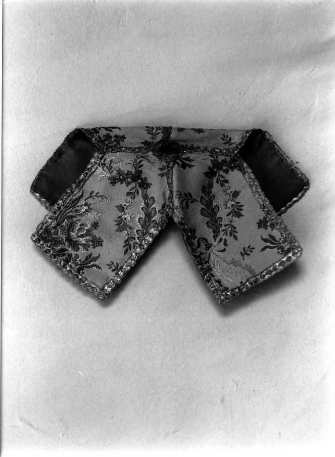 conopeo - manifattura campana (prima metà sec. XX)