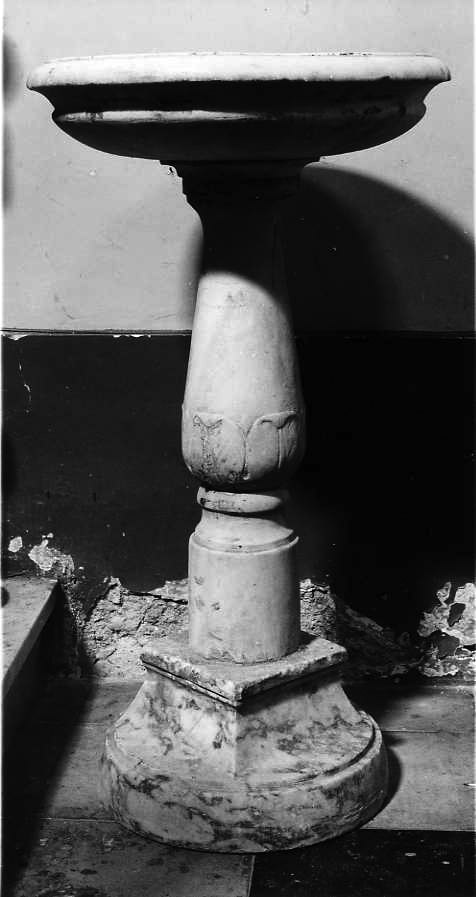 acquasantiera - a fusto - bottega napoletana (prima metà sec. XVII)