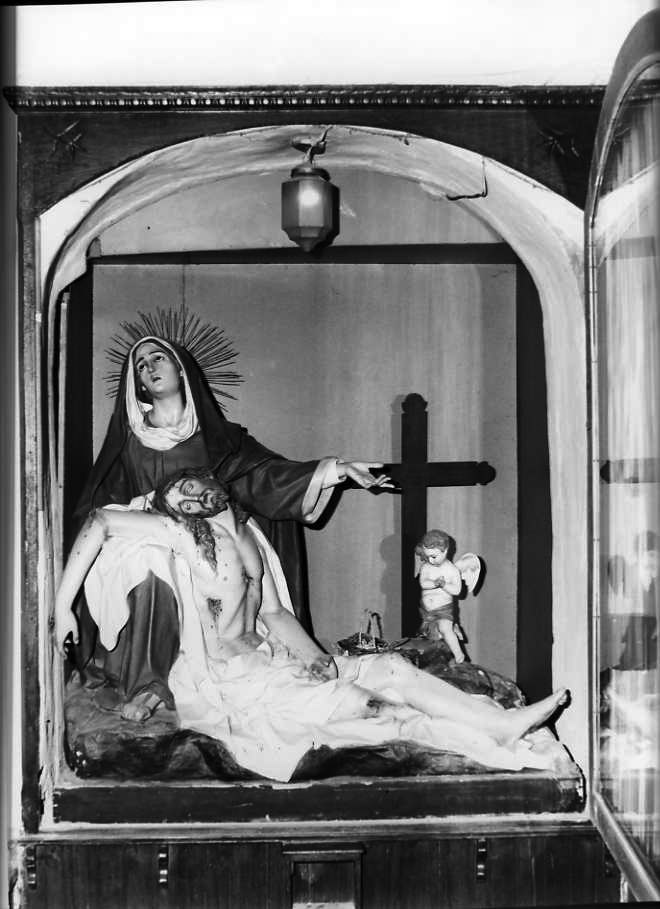 Pietà (gruppo scultoreo) - bottega Italia meridionale (prima metà sec. XX)