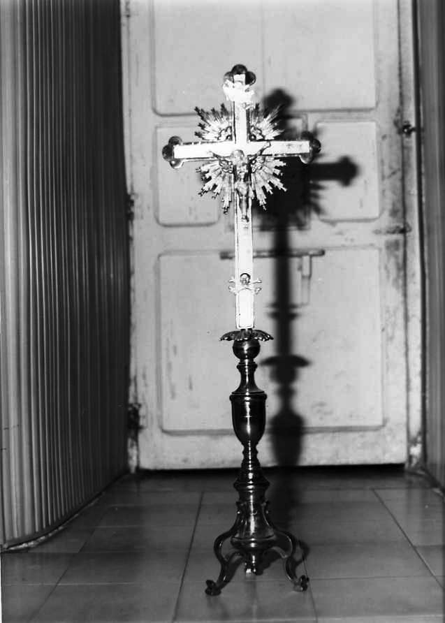 Cristo crocifisso (croce d'altare) - bottega Italia meridionale (prima metà sec. XX)