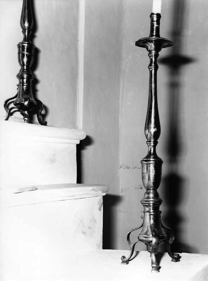 candeliere d'altare, serie - bottega campana (sec. XIX)