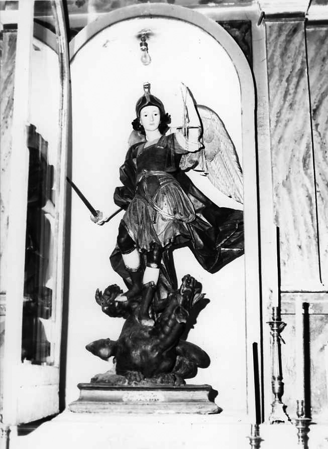 San Michele Arcangelo combatte il drago (statua) - bottega campana (sec. XVIII)