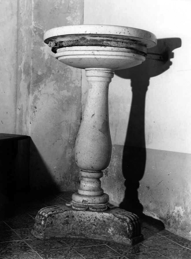 acquasantiera - a fusto - bottega campana (sec. XVII)