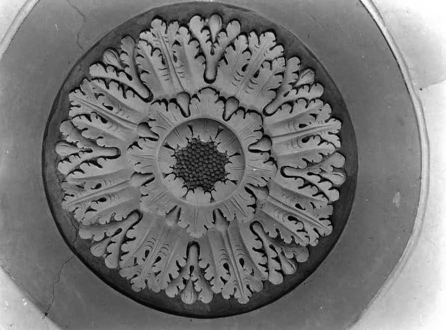 rosone (decorazione plastica, serie) - bottega campana (sec. XIX)
