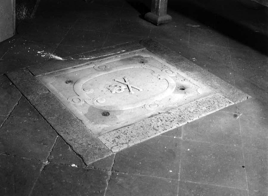 lastra tombale - bottega campana (sec. XVIII)