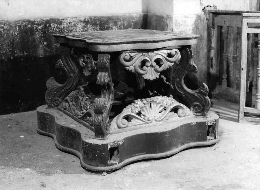 base di scultura - bottega campana (sec. XVIII)