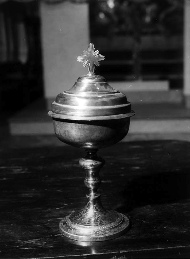 pisside - bottega campana (prima metà sec. XX)