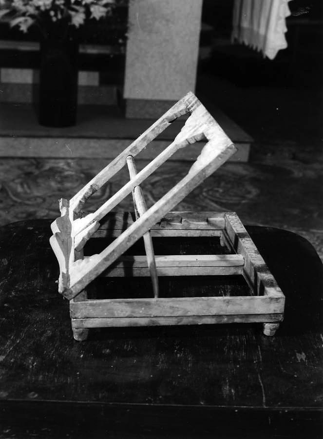 leggio d'altare - bottega campana (prima metà sec. XX)