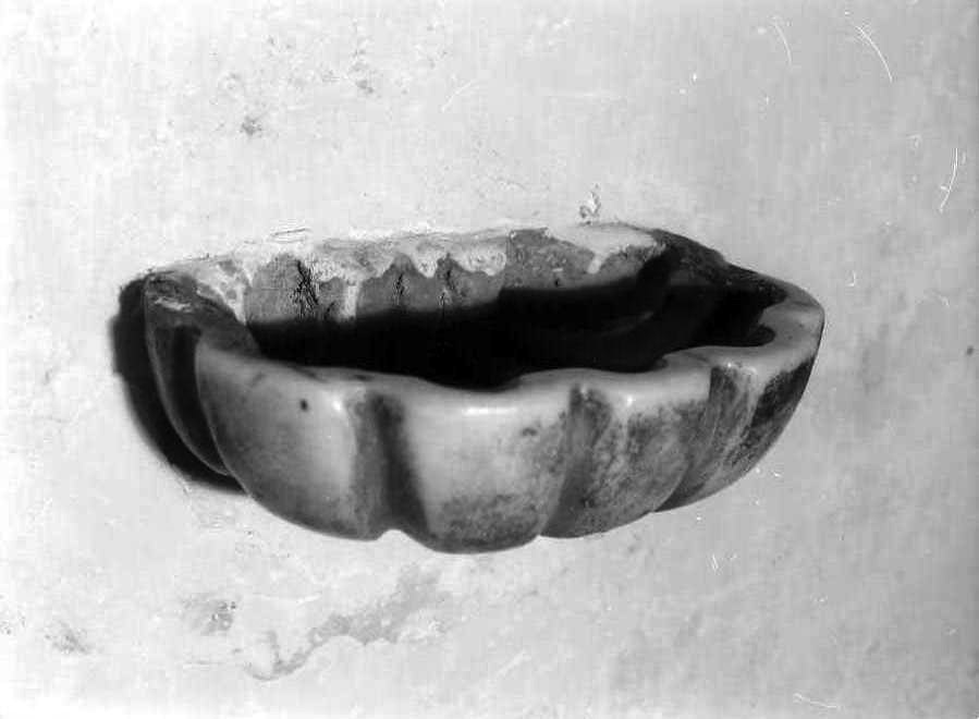 acquasantiera da parete - bottega campana (seconda metà sec. XVIII)