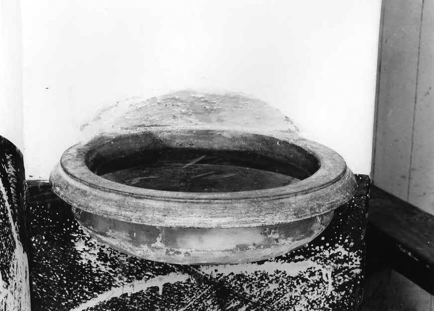 acquasantiera - bottega campana (sec. XVII)