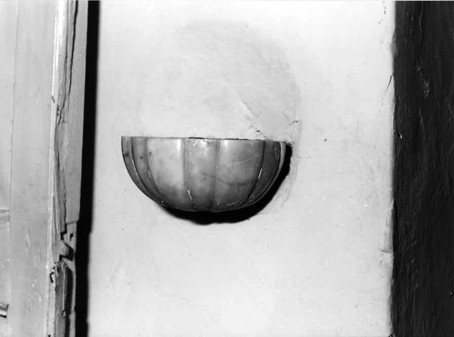 acquasantiera da parete - bottega campana (fine/inizio secc. XVIII/ XIX)