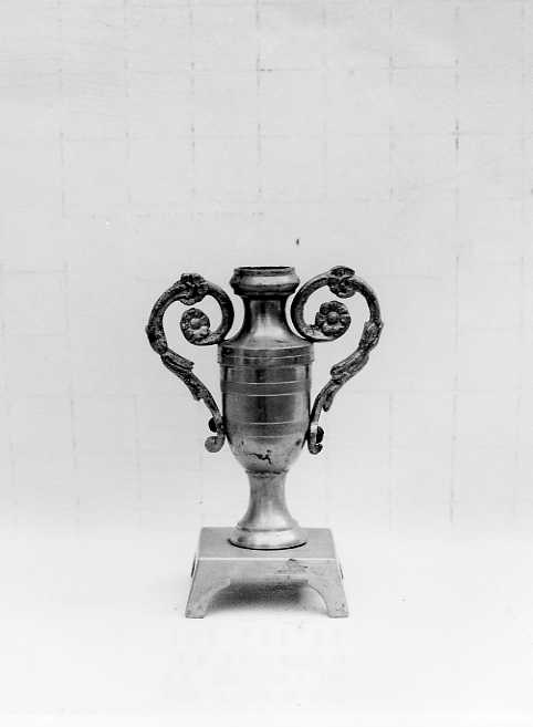 vaso d'altare con composizione floreale, serie - bottega campana (sec. XIX)