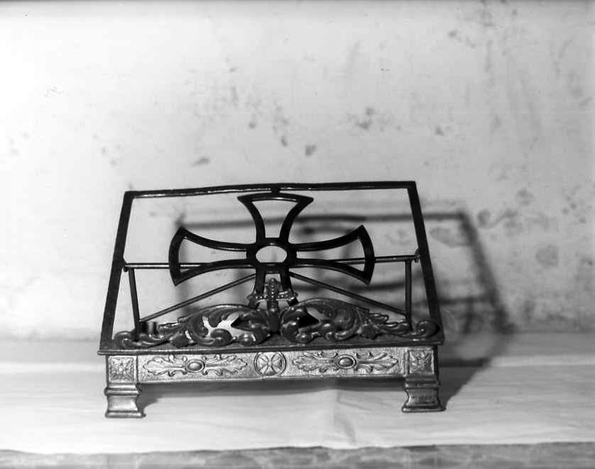 leggio d'altare - bottega Italia meridionale (prima metà sec. XX)