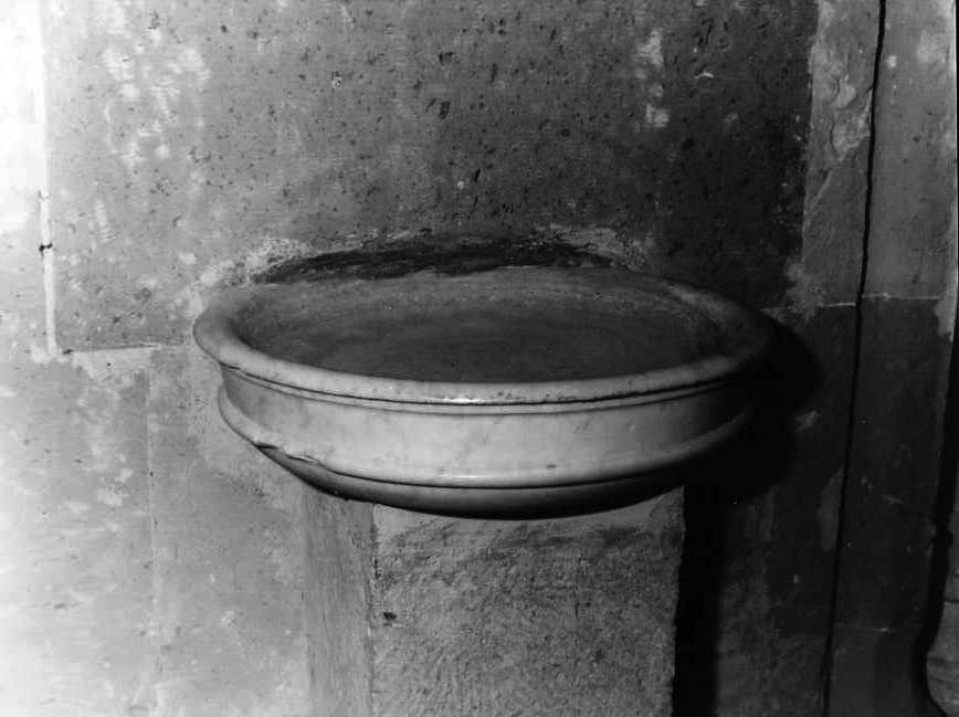 acquasantiera da parete - bottega campana (sec. XVII)