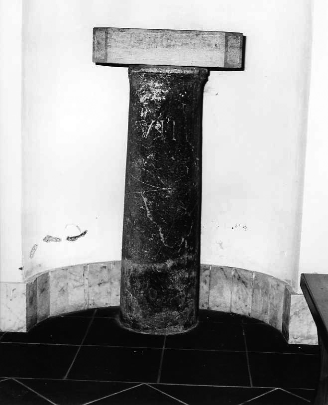 acquasantiera - a fusto - bottega campana (sec. XV)