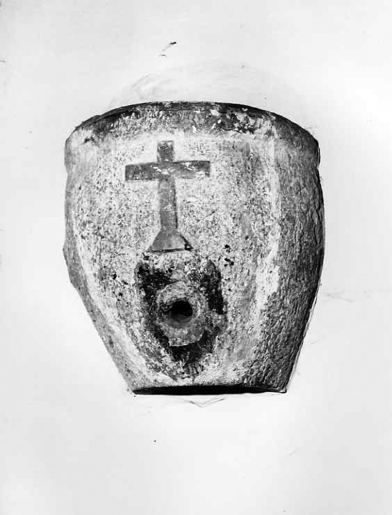 acquasantiera da parete - bottega campana (sec. XVI)