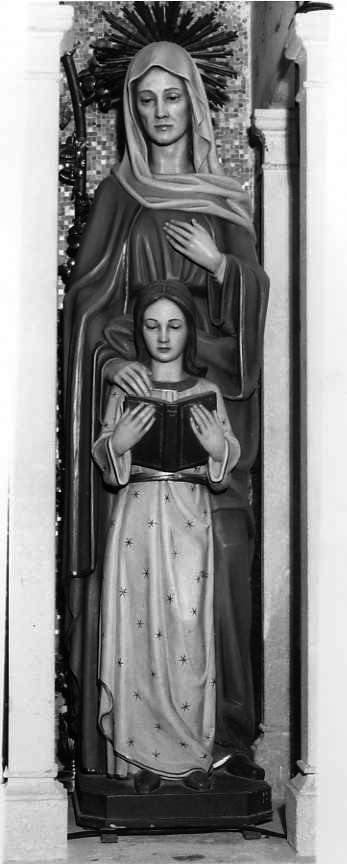 Maria Vergine bambina e Sant'Anna (gruppo scultoreo) - bottega campana (prima metà sec. XX)