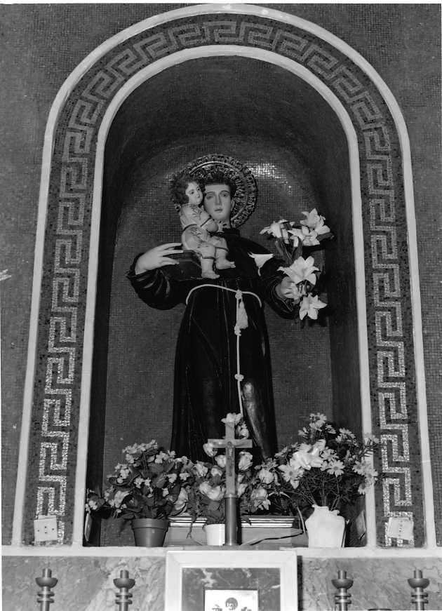 Sant'Antonio da Padova con il bambino (statua) - bottega campana (sec. XX)