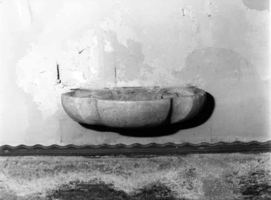 acquasantiera da parete - bottega campana (sec. XIX)