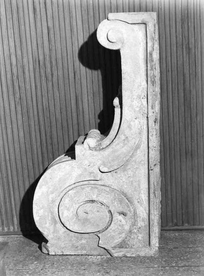 mensola, elemento d'insieme - bottega campana (sec. XVIII)