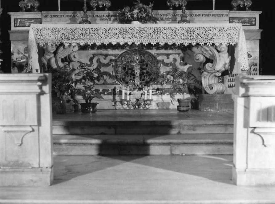 altare maggiore - bottega campana (sec. XVIII)