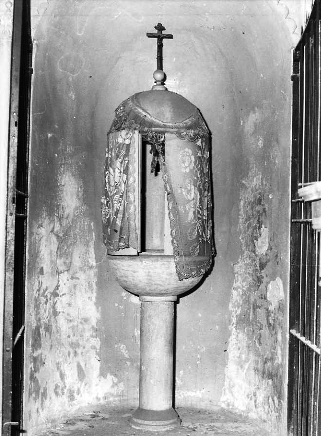 fonte battesimale - bottega campana (prima metà sec. XX)