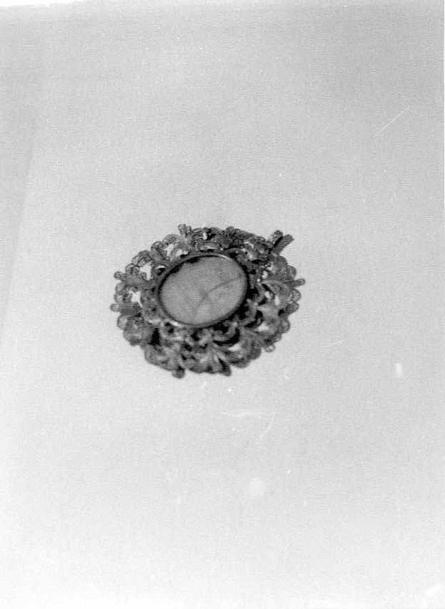 reliquiario a capsula - a medaglione - bottega beneventana (seconda metà sec. XVIII)