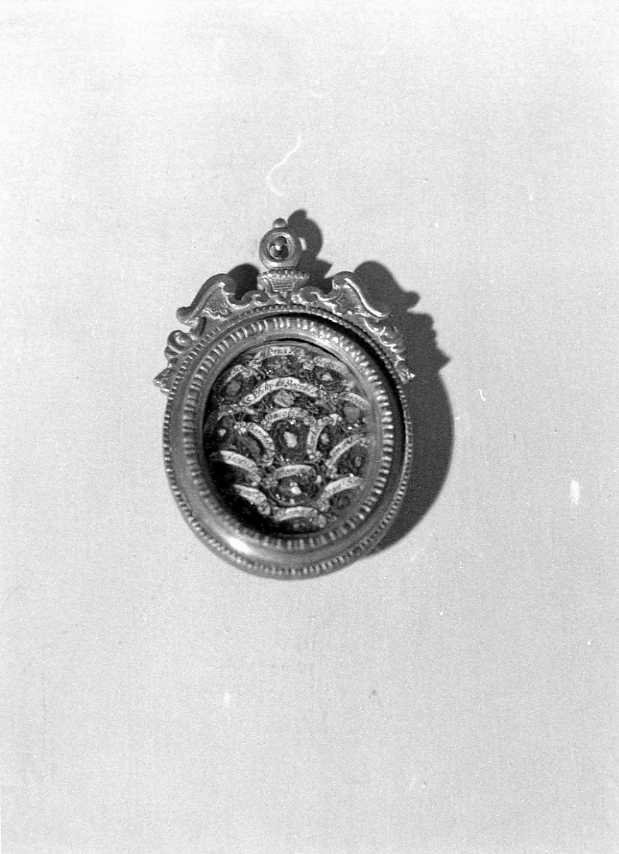 reliquiario a capsula - a medaglione, serie - bottega beneventana (fine/inizio secc. XVIII/ XIX)