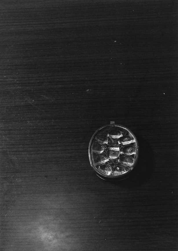 reliquiario a capsula - a medaglione - bottega beneventana (seconda metà sec. XVIII)