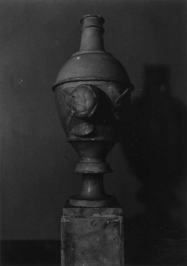 acquasantiera, frammento - bottega beneventana (fine/inizio secc. XVIII/ XIX)