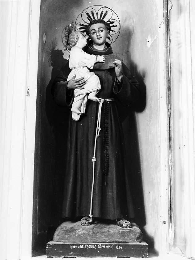 Sant'Antonio da Padova con il bambino (statua) di Manzo Giuseppe (sec. XX)