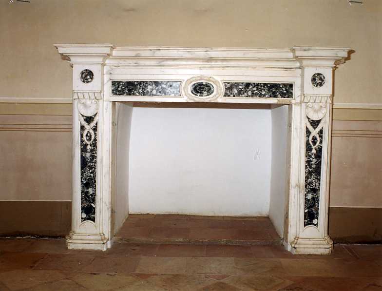 camino - bottega napoletana (fine sec. XVIII)