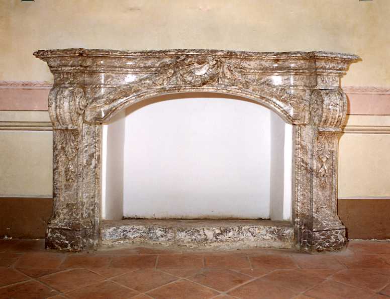 camino - bottega napoletana (fine sec. XVIII)