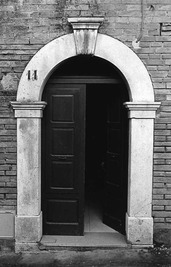 portale - bottega campana (fine/inizio secc. XIX/ XX)