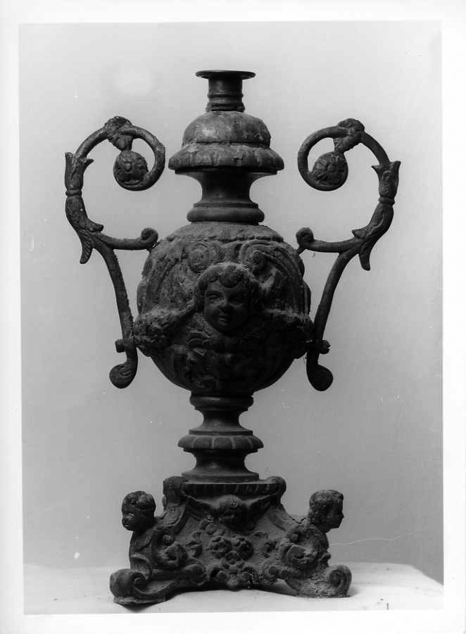 vaso d'altare con composizione floreale - bottega napoletana (inizio sec. XX)