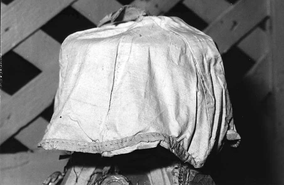 conopeo di pisside - manifattura campana (sec. XIX)