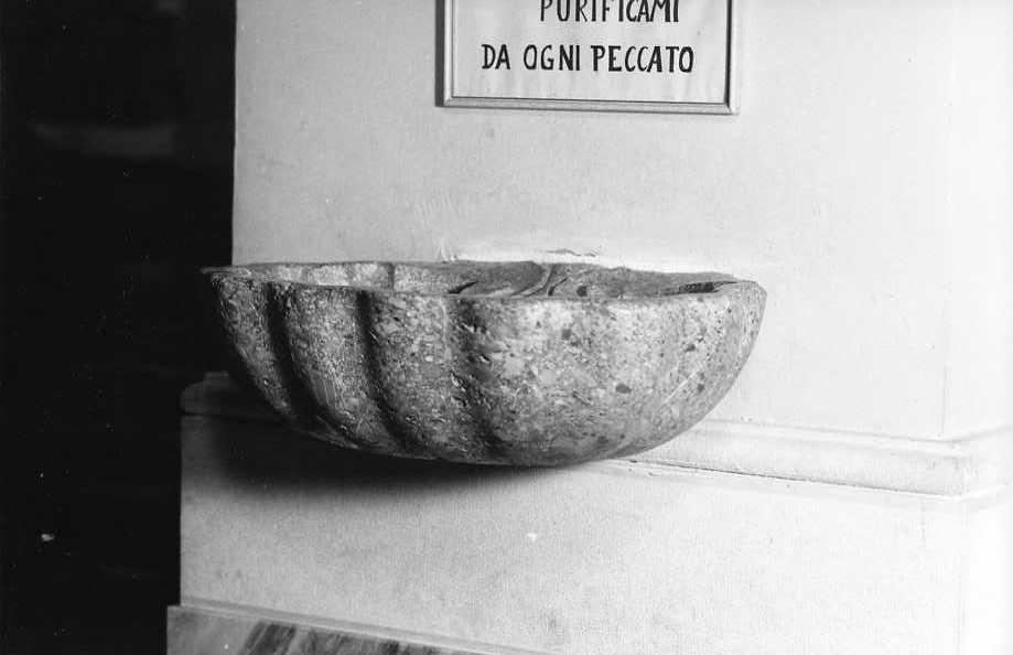 acquasantiera da parete - bottega campana (sec. XVIII)