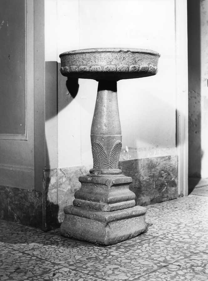 acquasantiera - bottega campana (sec. XVII)